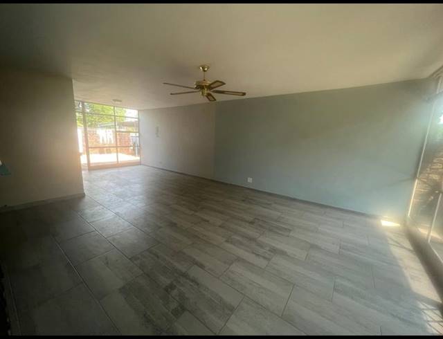 2 BEDROOM TOWNHOUSE FOR SALE IN ROSEVILLE